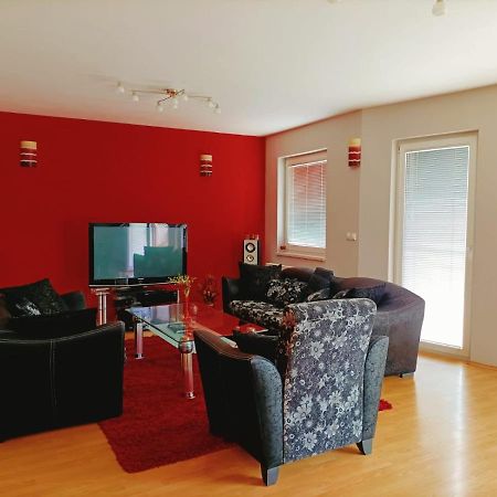 Villa 2 Etagen Mit Grossen Garten Modrica Exterior foto